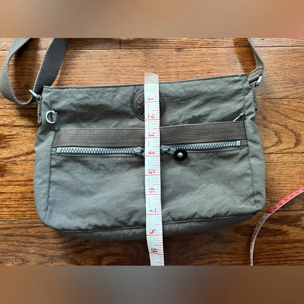 Kipling Women's Angie Handbag, Lightweight Crossbody, Nylon Travel Bag - Picture 6 of 9